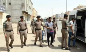 সৌদিতে অবৈধ অভিবাসনবিরোধী অভিযান: ৬ দিনে গ্রেপ্তার ১৪ হাজারเกิน, চলতি মাসে মোট আটক প্রায় ৩২ হাজার