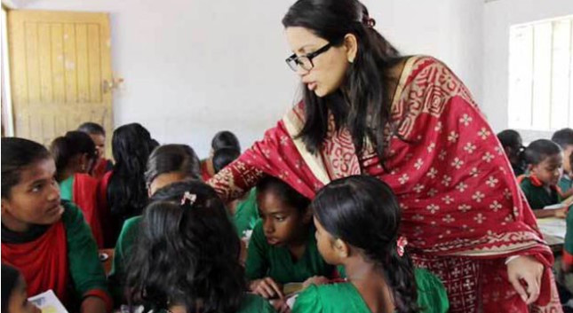 প্রাথমিক শিক্ষায় তীব্র শিক্ষক সংকট: ব্যাহত হচ্ছে পাঠদান প্রাথমিক শিক্ষায় তীব্র শিক্ষক সংকট: ব্যাহত হচ্ছে পাঠদান